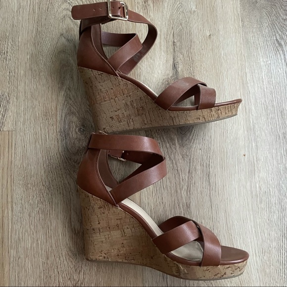 FOREVER 21 | tan brown strappy wedges - Picture 3 of 6